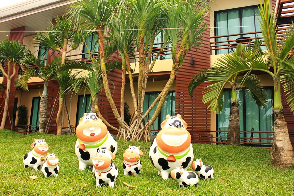 The Win Hotel Bang Saphan Exterior foto